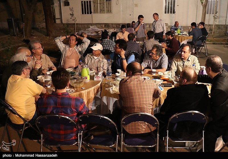 افطاری انجمن عکاسان انقلاب و دفاع مقدس