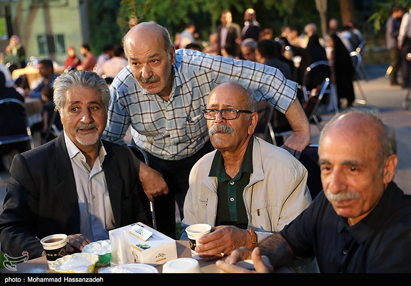 افطاری انجمن عکاسان انقلاب و دفاع مقدس