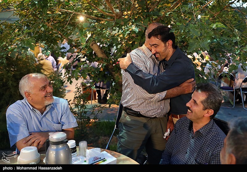 افطاری انجمن عکاسان انقلاب و دفاع مقدس