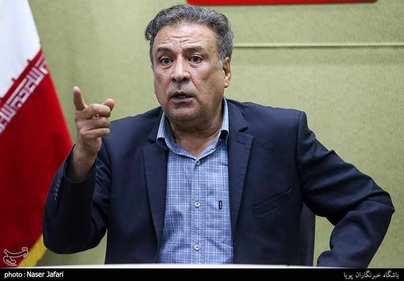 گفت و گو با عبدالرضا اکبری  بازیگر نقش امام خمینی(ره)