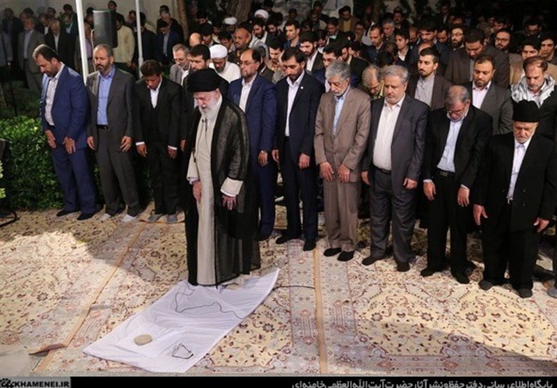 دیدار شاعران با رهبر انقلاب