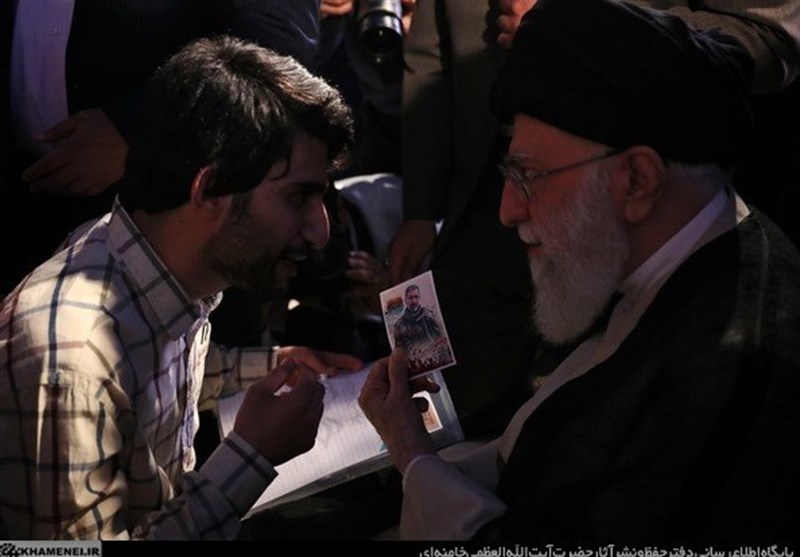 دیدار شاعران با رهبر انقلاب