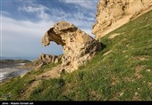 به روایت کهن سالان روستا در زمان‌های قدیم عده‌ای (گویا ۴۰ نفر) از دست حاکم ظالم منطقه فرار کرده و مدتی در این محل پناه گرفته‌اند و به همین مناسبت تا قبل از جنگ جهانی اول و حضور کاظم خان در این محل به اسم قیرخلار و نیز قالاداشی (نام روستای گورچین قلعه در خود روستا و روستاهای اطراف به قالا و گورچین قالا معروف است) معروف بوده‌است.