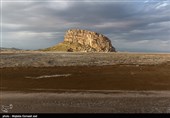 کاظم‌داشی تکه سنگ بزرگ و جزیره‌وار در شمال غربی دریاچه ارومیه است.