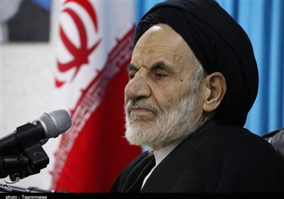 تعهد عملی به قانون تنها راه تحقق وحدت و پیشرفت کشور است