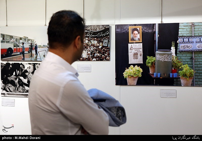 نمایشگاه عکس" از او که می گویم" روایتی تصویری از نوجوانی تا ارتحال امام خمینی(ره) 