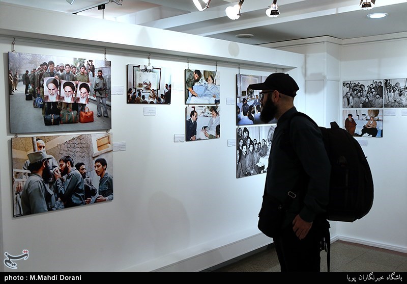 نمایشگاه عکس" از او که می گویم" روایتی تصویری از نوجوانی تا ارتحال امام خمینی(ره) 