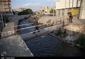 رود خانه قره سو(آب سیاه )از غرب به طرف شرق استان در جریان است.سرچشمه رودخانه قره سو عمدتا از چند رودخانه دیگر است که عمده ترین آنها سراب روانسر در شهرستان روانسر است.