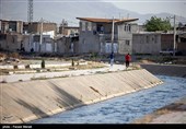 همچنین بوی بد و نامطبوع آبشوران نیز مشکلات زیادی را برای شهروندان ایجاد کرده است.طرح پوشاندن آبشوران شهر کرمانشاه پس از گذشت چندین سال از تصویب آن،هنوز بصورت کامل اجرایی نشده است