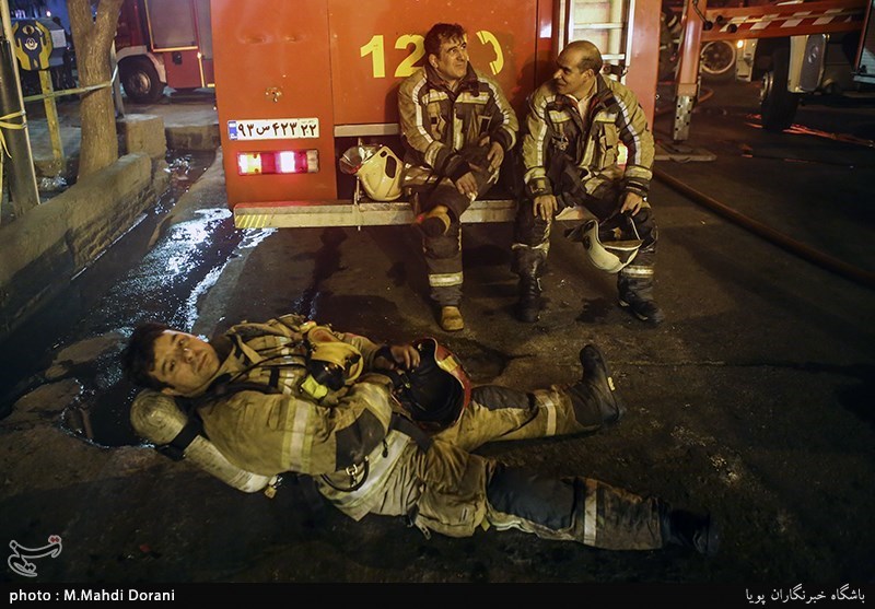 آتش سوزی یک واحد تجاری در خیابان امیرکبیر