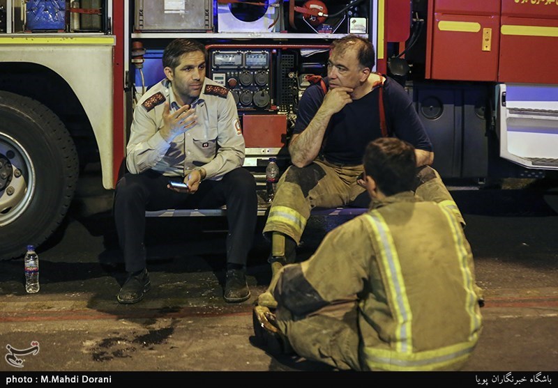 آتش سوزی یک واحد تجاری در خیابان امیرکبیر