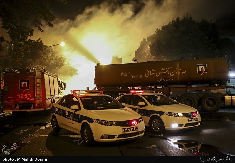 آتش سوزی یک واحد تجاری در خیابان امیرکبیر