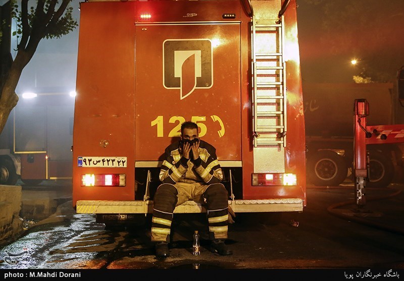 آتش سوزی یک واحد تجاری در خیابان امیرکبیر