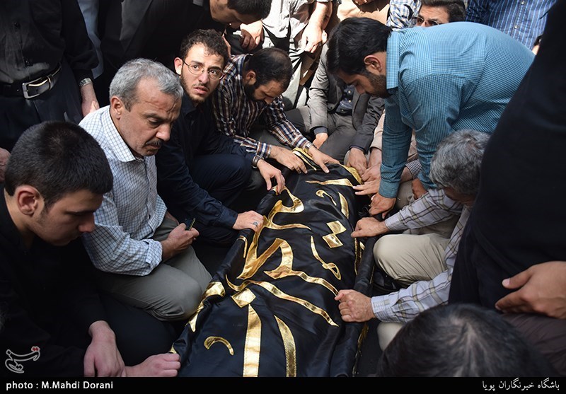 مراسم تشییع حجت‌الاسلام و المسلمین سیدعلی‌اکبر حسینی استاد اخلاق مشهور برنامه اخلاق در خانواده 