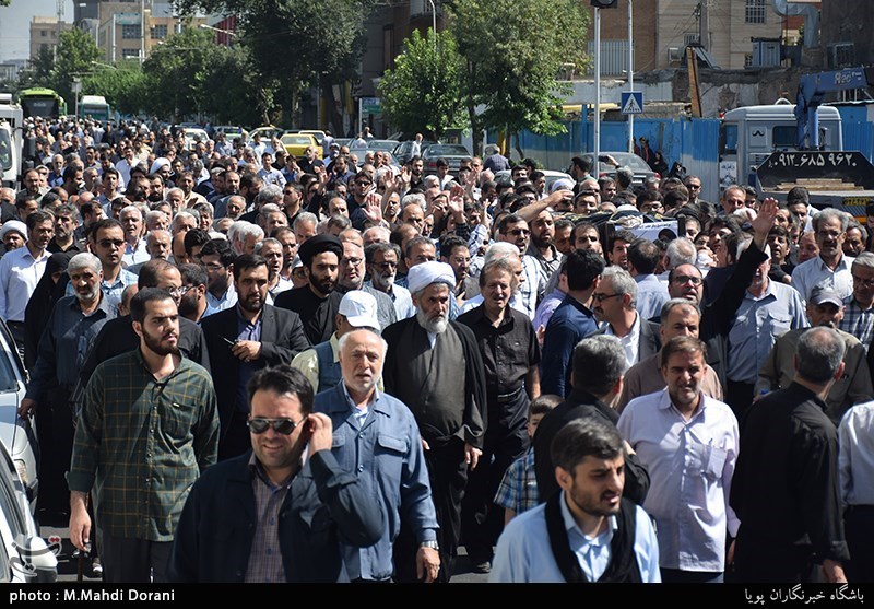 مراسم تشییع حجت‌الاسلام و المسلمین سیدعلی‌اکبر حسینی استاد اخلاق مشهور برنامه اخلاق در خانواده 