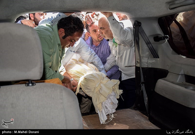 مراسم تشییع حجت‌الاسلام و المسلمین سیدعلی‌اکبر حسینی استاد اخلاق مشهور برنامه اخلاق در خانواده 