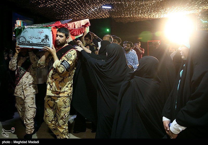 مراسم وداع با پیکر دو شهید تازه تفحص شده