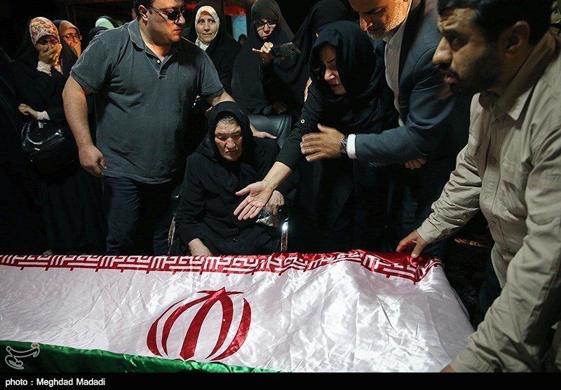 مراسم وداع با پیکر دو شهید تازه تفحص شده