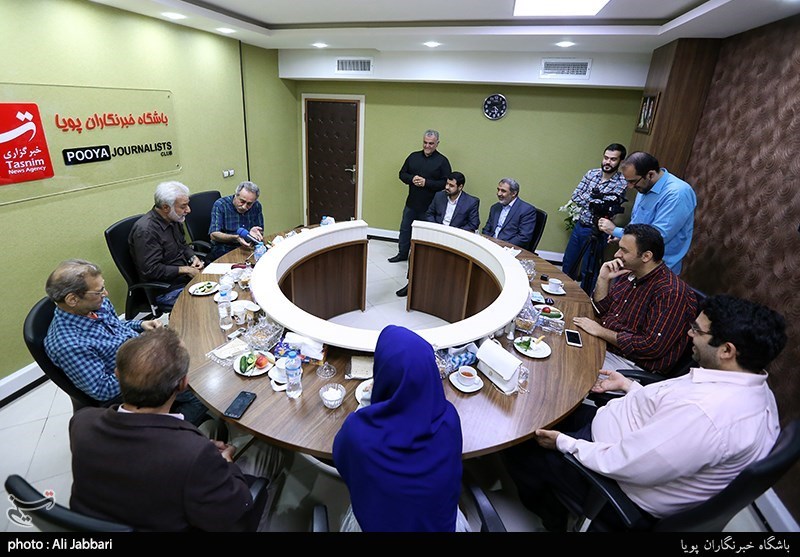 تجلیل از هنرمندان برنامه رادیویی صبح جمعه با شما در باشگاه خبرنگاران پویا خبرگزاری تسنیم