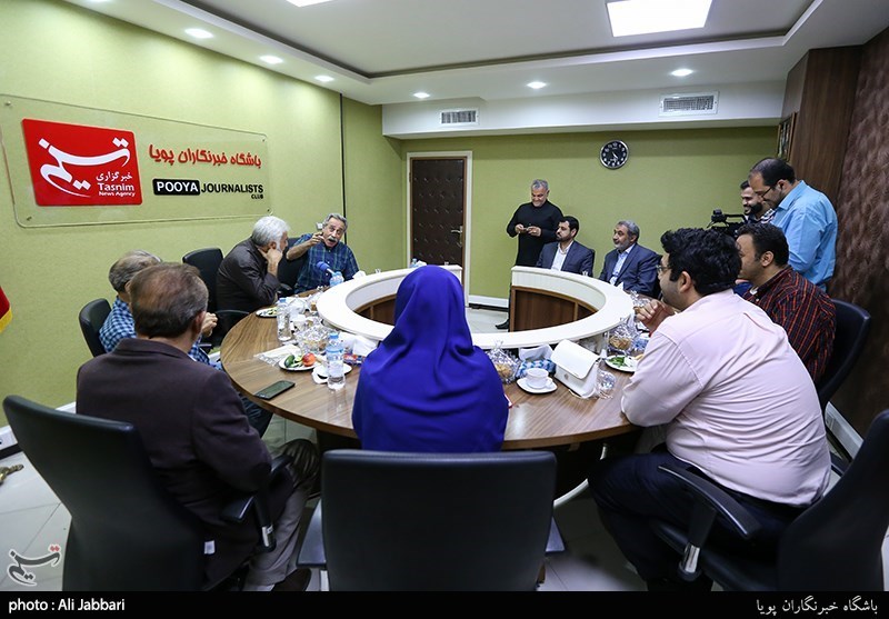 تجلیل از هنرمندان برنامه رادیویی صبح جمعه با شما در باشگاه خبرنگاران پویا خبرگزاری تسنیم