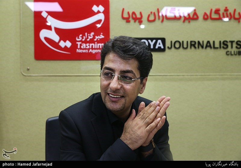 کریم خودسیانی مجری برنامه های تلویزیونی