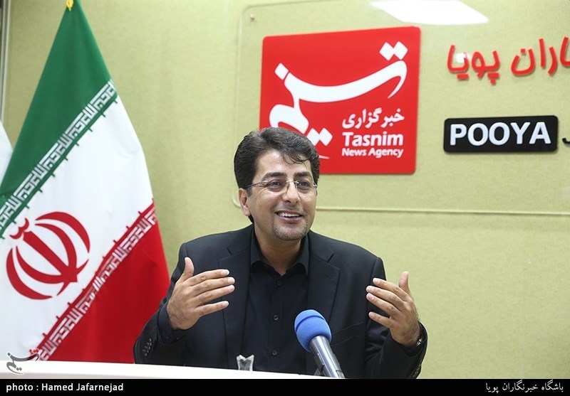 کریم خودسیانی مجری برنامه های تلویزیونی