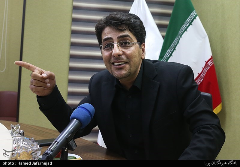 کریم خودسیانی مجری برنامه های تلویزیونی