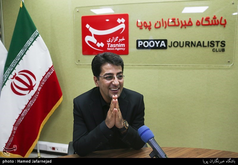 کریم خودسیانی مجری برنامه های تلویزیونی