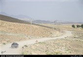 شهر تاریخی نراق در استان مرکزی و در ۱۵ کیلومتری دلیجان قرار دارد این شهر که در مسیر دلیجان به مشهد اردهال و کاشان واقع شده به علت قرارگیری (از سه طرف) بین کوه، دارای آب و هوای کوهستانی و دلپذیر است
