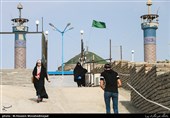 زائران امامزاده زبیده خاتون  دختر9ساله امام جواد
