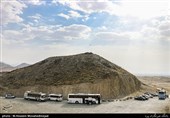 زائران امامزاده زبیده خاتون  دختر9ساله امام جواد