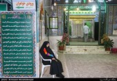 زائران امامزاده زبیده خاتون  دختر9ساله امام جواد