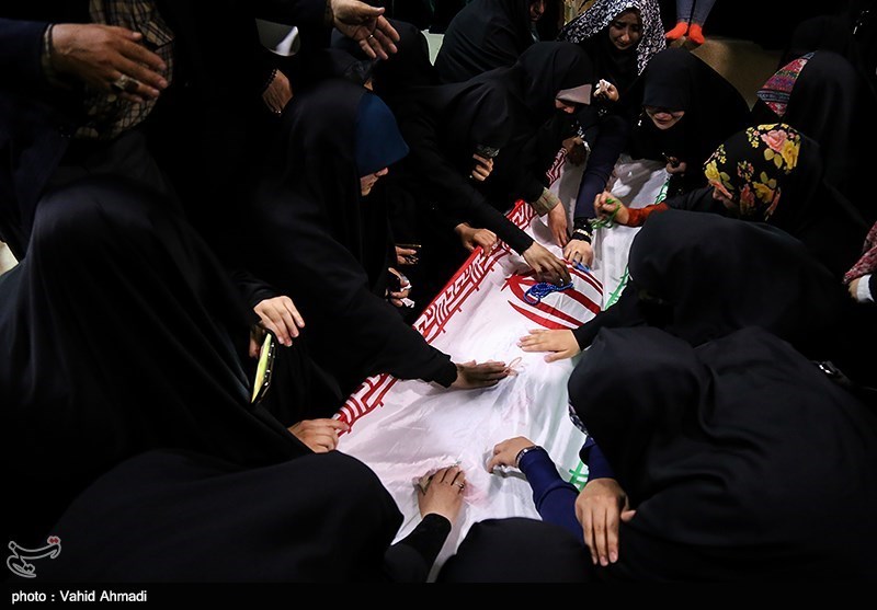 مراسم وداع با پیکر شهید تازه تفحص شده دفاع مقدس محمد عمویی