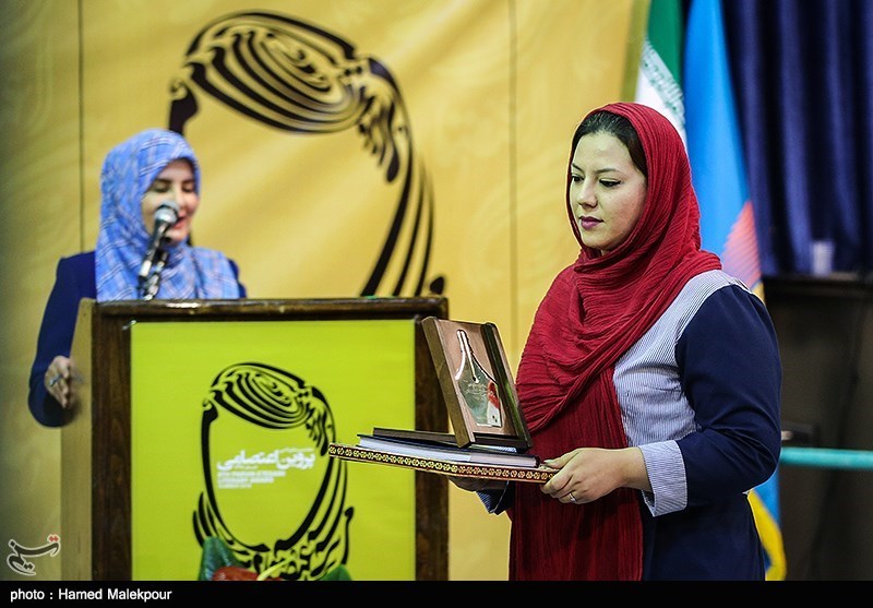 تقدیر از برگزیدگان هشتمین جایزه ادبی پروین اعتصامی