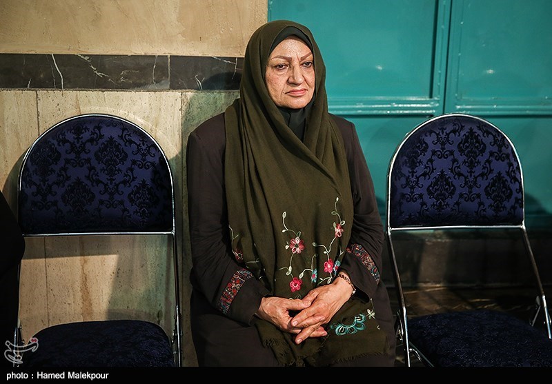 راضیه تجار در مراسم اختتامیه هشتمین جایزه ادبی پروین اعتصامی