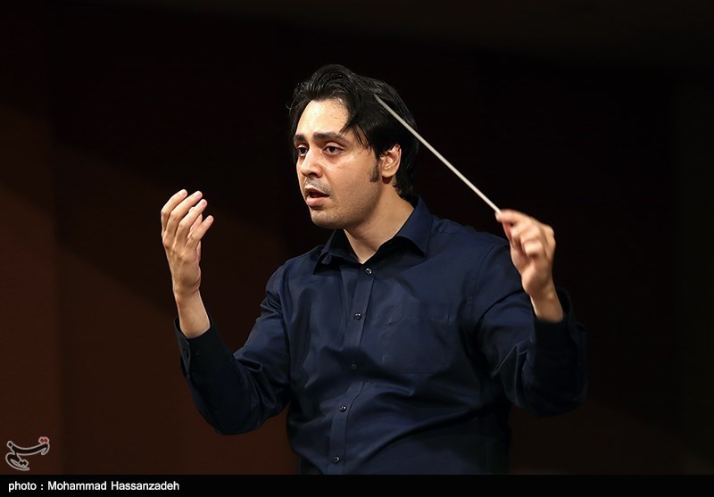 تمرین ارکستر سمفونیک تهران به رهبری بابک کاظمی