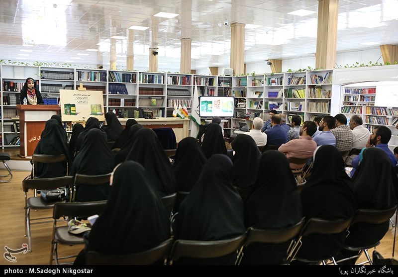 آیین رونمایی از کتاب های(مثل عابس) زندگی نامه داستانی شهید حمید حاج ملاحسین وکتاب( تمنای بی خزان)  