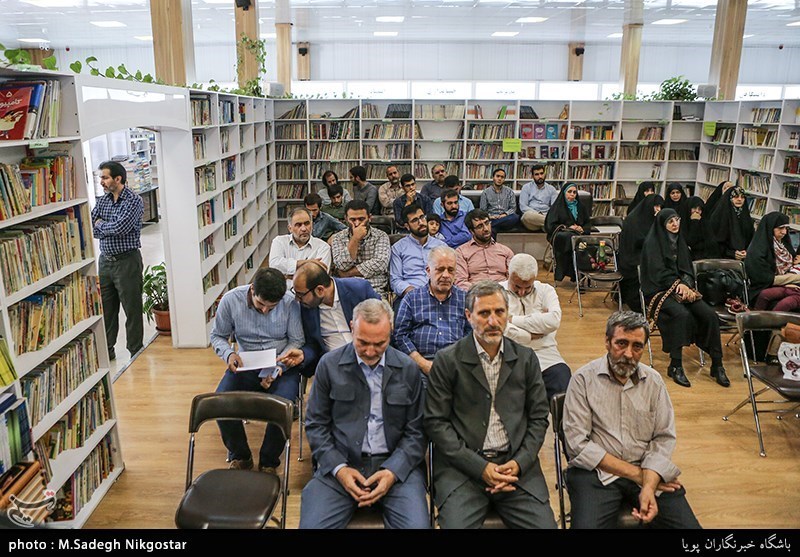 آیین رونمایی از کتاب های(مثل عابس) زندگی نامه داستانی شهید حمید حاج ملاحسین وکتاب( تمنای بی خزان)  