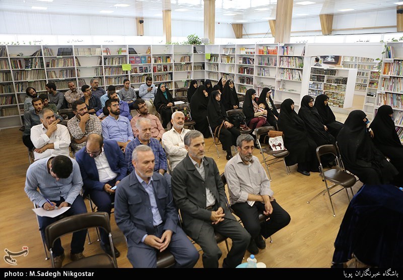 آیین رونمایی از کتاب های(مثل عابس) زندگی نامه داستانی شهید حمید حاج ملاحسین وکتاب( تمنای بی خزان)  