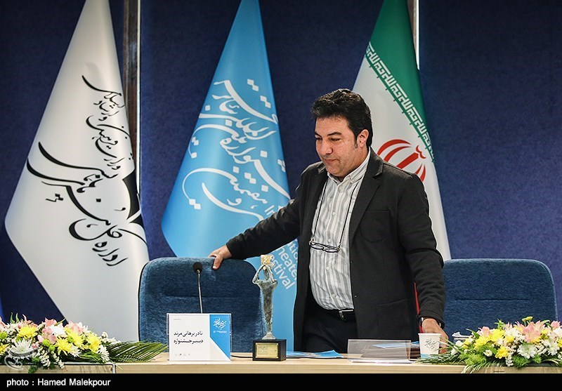 ورود نادر برهانی‌مرند دبیر سی‌وهفتمین جشنواره بین‌المللی تئاتر فجر به محل نشست خبری