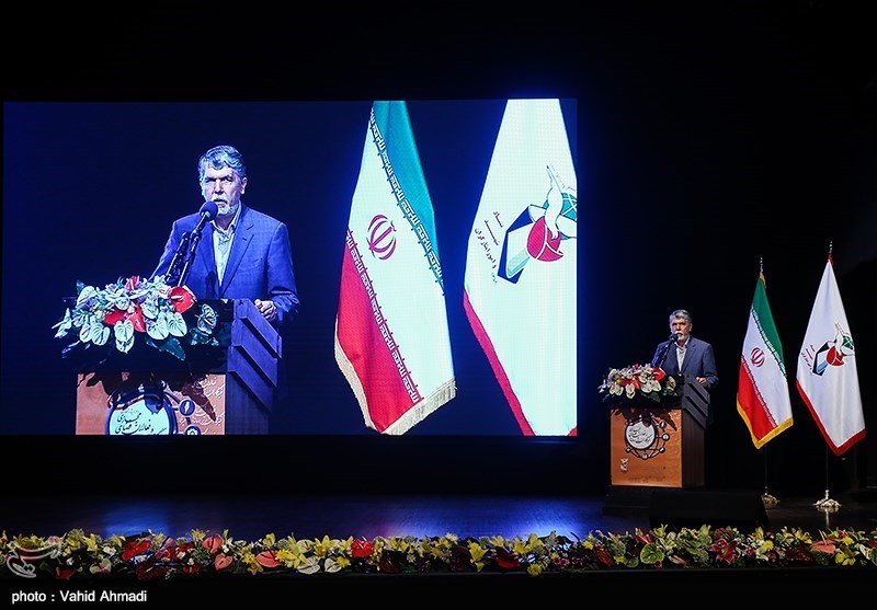 سیدعباس صالحی وزیر فرهنگ و ارشاد اسلامی در مراسم چهارمین جشنواره تجلیل از خبرنگاران برتر رسانه‌ها