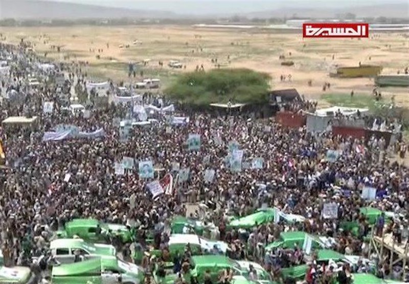 Thousands Mourn for Yemeni Children Killed By Saudi Coalition Air Strike