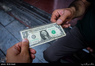 دستگاه‌های بالادستی به نحوه توزیع 14 میلیارد دلار ارز کالاهای اساسی ورود کنند