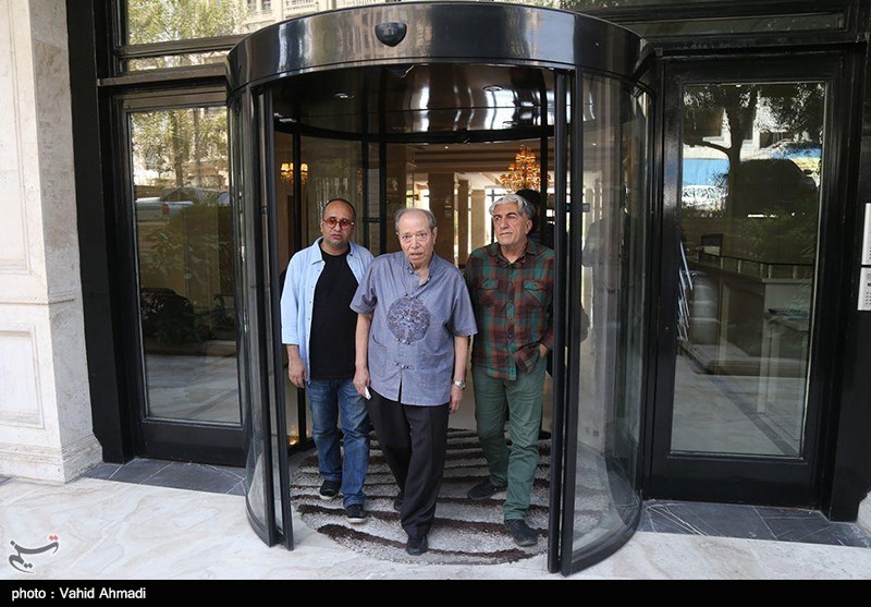 حضور سینماگران در منزل مرحوم عزت الله انتظامی