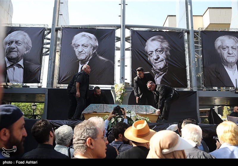 تشییع پیکر عزت الله انتظامی - تالار وحدت