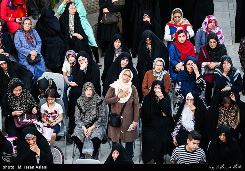 اهتزاز پرچم گنبد امام حسین(ع) بر فراز مراز شهدای گمنام