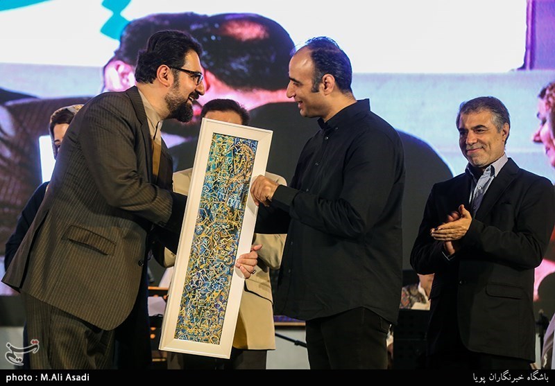 کنسرت خیابانی محمد معتمدی در بوستان آب و آتش