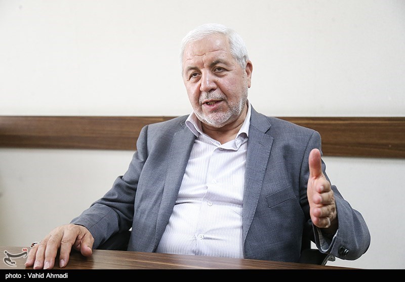 گفتگو|عضو حزب کارگزاران: نوبخت دستورات روحانی را اجرا نمی‌کند/ لاریجانی استعداد جذب رای ندارد