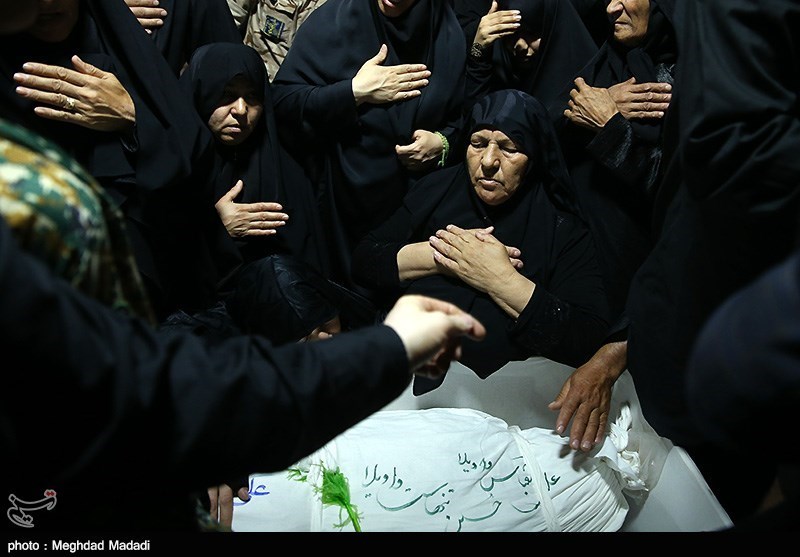 وداع با پیکر شهید مدافع حرم اصغر الیاسی