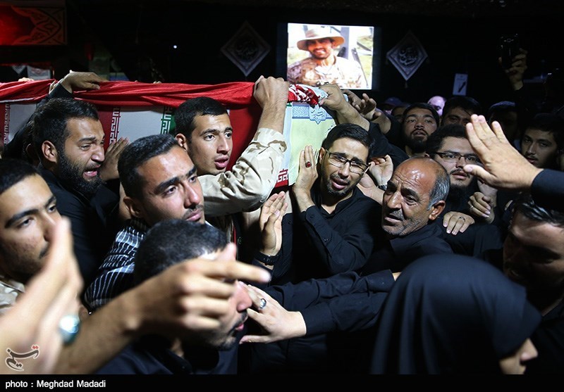 وداع با پیکر شهید مدافع حرم اصغر الیاسی